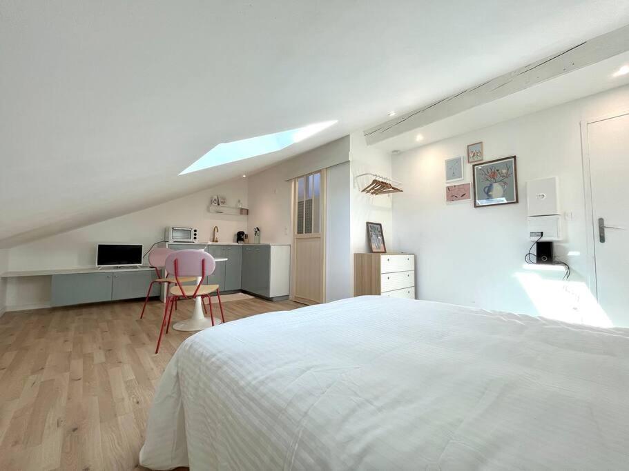 Studio Jade : Charmant Logement Place Clemenceau Apartman Pau Kültér fotó